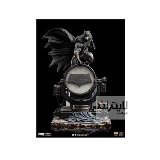 ZACK SNYDERS JUSTICE LEAGUE BATMAN ON BATSIGNAL DELUXE ART SCALE STATUE BY IRON STUDIOS 2